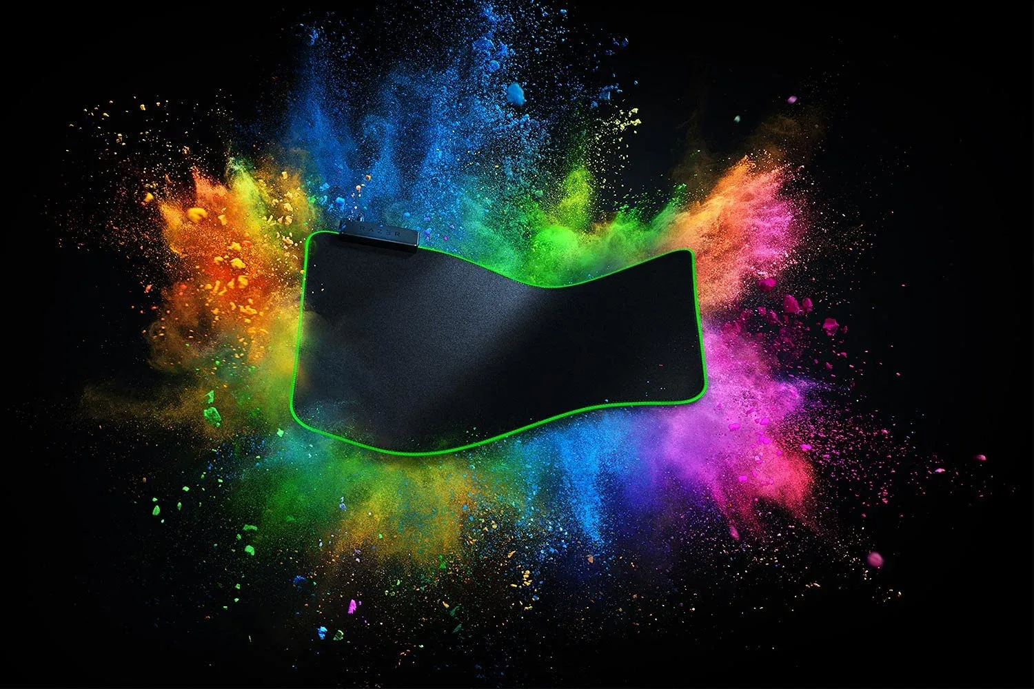 Razer Goliathus Chroma M, Soft Gaming Mouse Mat with RGB Lighting, Cable Holder, Fabric Surface, Non-Slip, Quilted Edge, Optimized for all Mice, Black